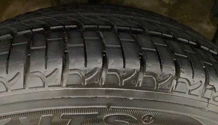 2017 Maruti Wagon R 1.0 VXI, Petrol, Manual, 74,622 km, Right Front Tyre Tread