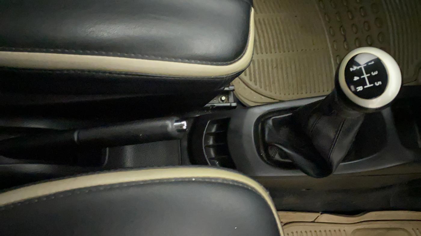 2017 Maruti Wagon R 1.0 VXI, Petrol, Manual, 74,622 km, Gear Lever