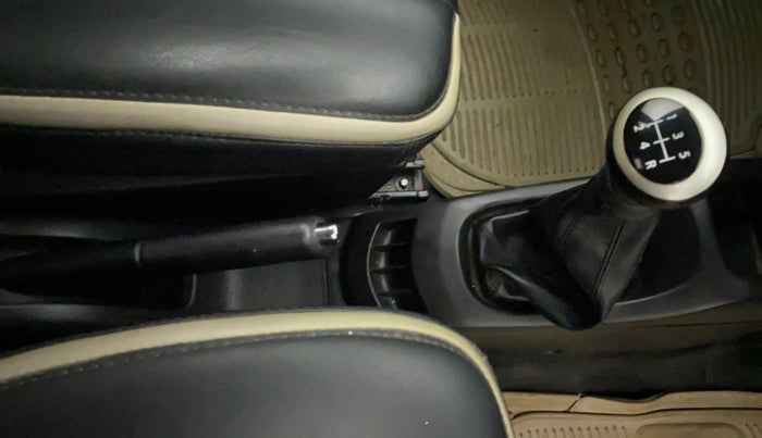 2017 Maruti Wagon R 1.0 VXI, Petrol, Manual, 74,622 km, Gear Lever