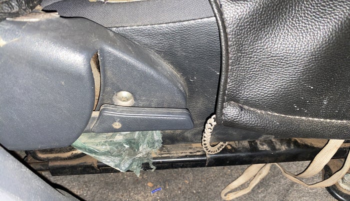 2017 Maruti Alto 800 LXI, Petrol, Manual, 48,317 km, Driver Side Adjustment Panel