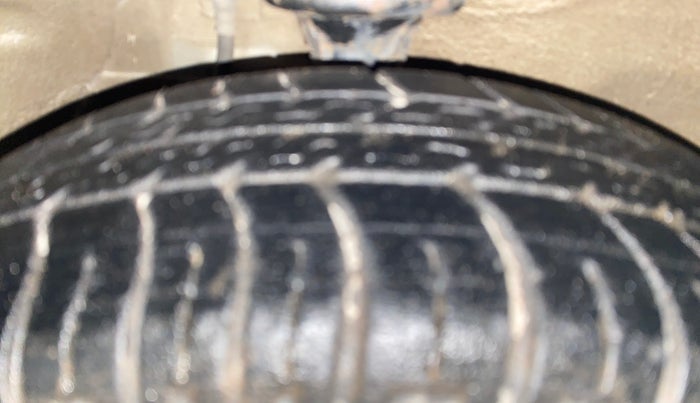 2017 Maruti Alto 800 LXI, Petrol, Manual, 48,317 km, Right Front Tyre Tread