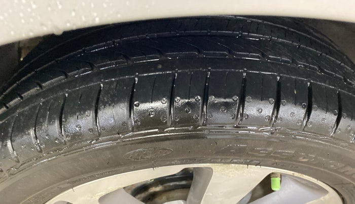 2016 Hyundai Elite i20 ASTA 1.2 (O), Petrol, Manual, 82,580 km, Right Rear Tyre Tread