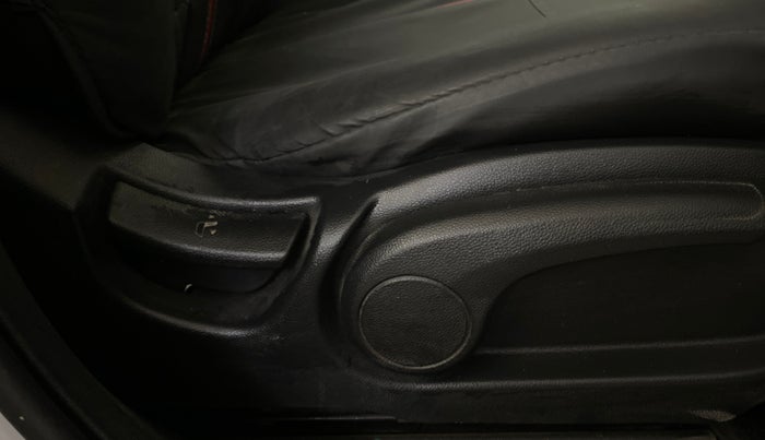 2016 Hyundai Elite i20 ASTA 1.2 (O), Petrol, Manual, 82,580 km, Driver Side Adjustment Panel