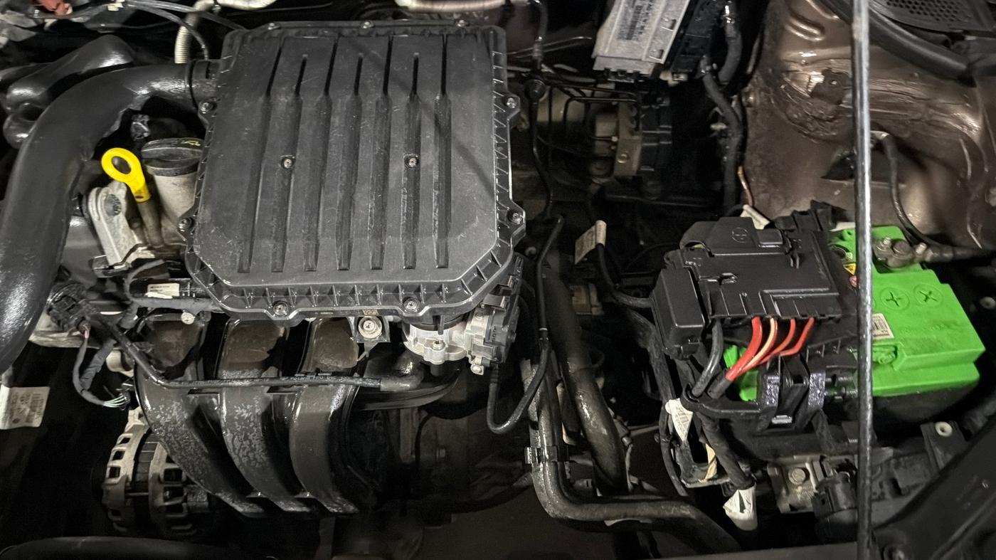 2019 Volkswagen Polo TRENDLINE 1.0L, Petrol, Manual, 82,838 km, Engine View - Left