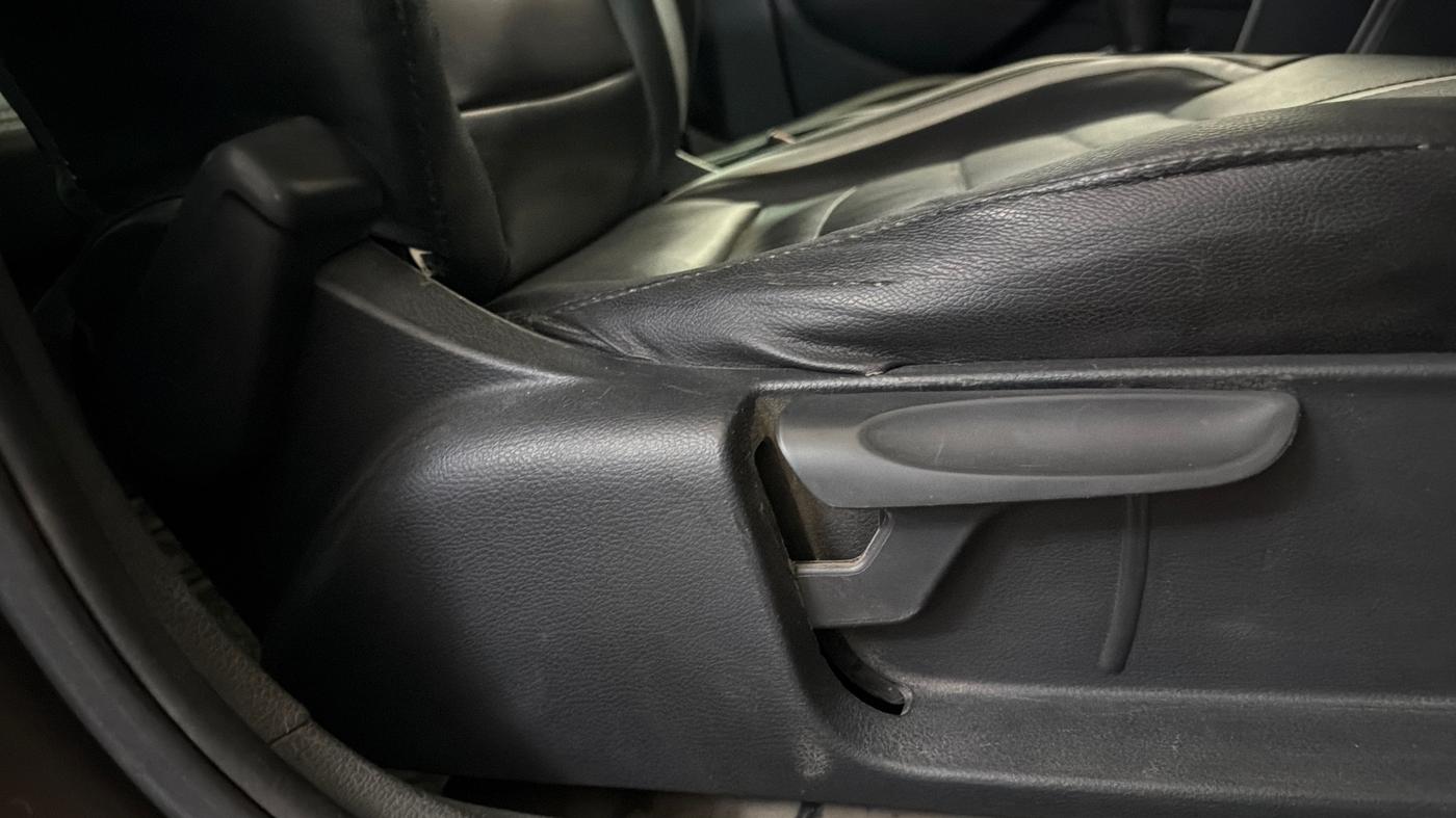 2019 Volkswagen Polo TRENDLINE 1.0L, Petrol, Manual, 82,838 km, Driver Side Adjustment Panel
