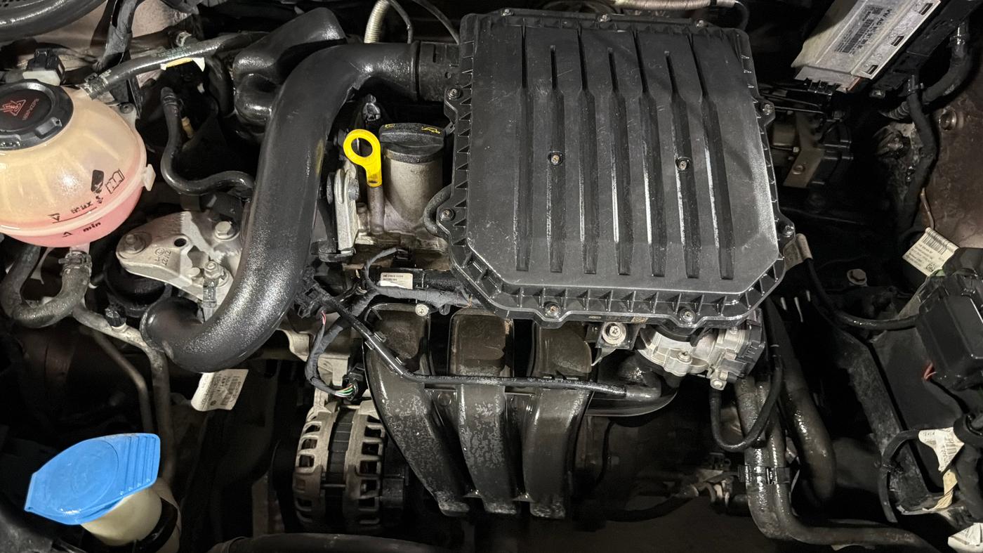 2019 Volkswagen Polo TRENDLINE 1.0L, Petrol, Manual, 82,838 km, Engine View - Right