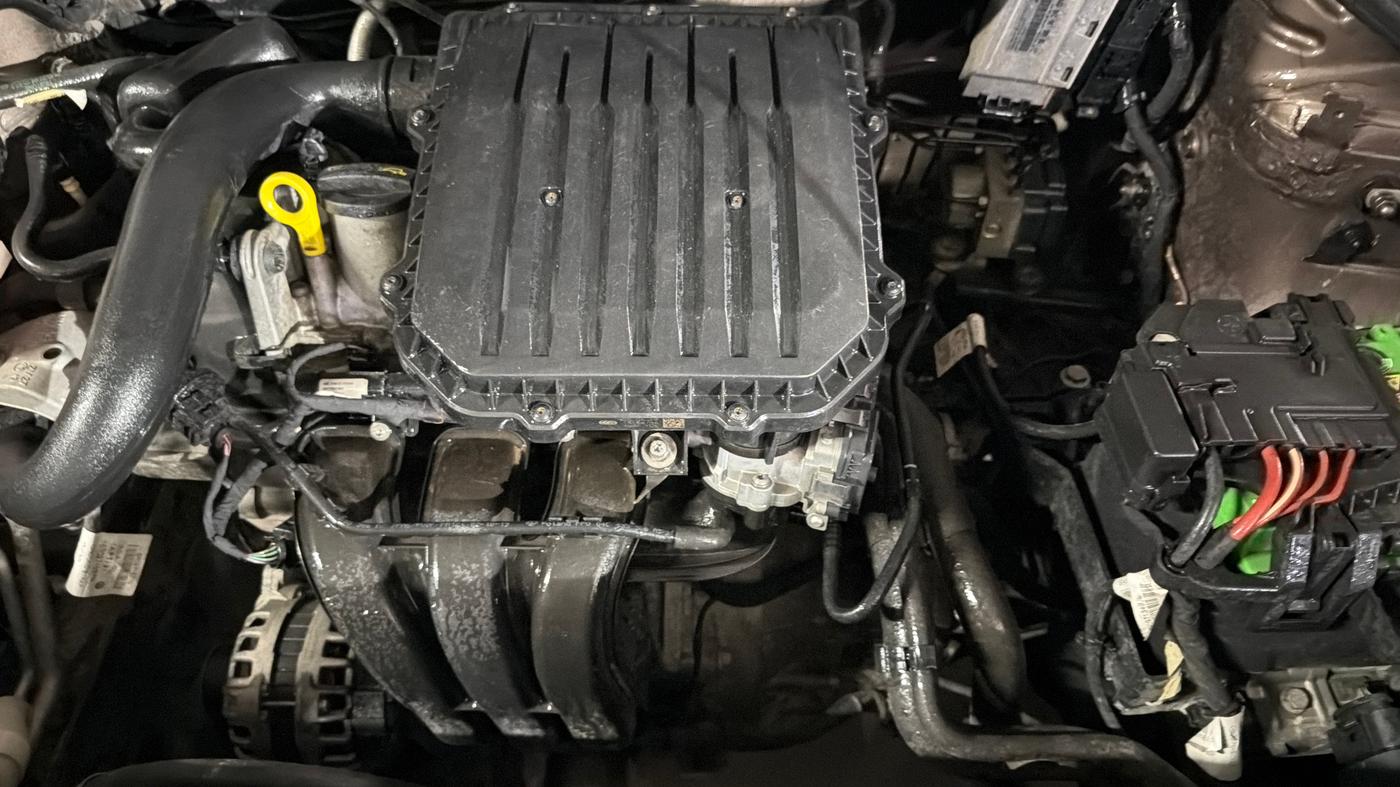2019 Volkswagen Polo TRENDLINE 1.0L, Petrol, Manual, 82,838 km, Engine View