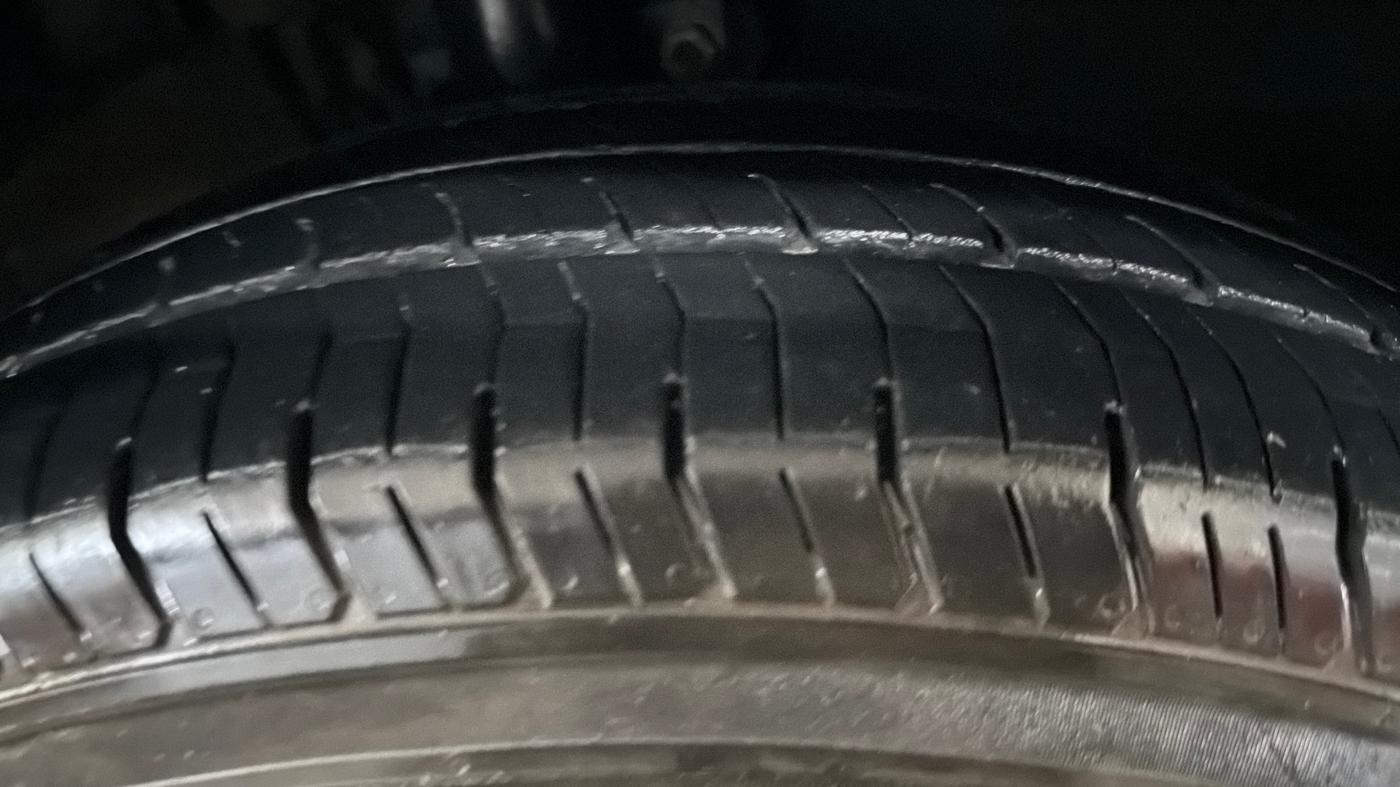 2019 Volkswagen Polo TRENDLINE 1.0L, Petrol, Manual, 82,838 km, Right Front Tyre Tread