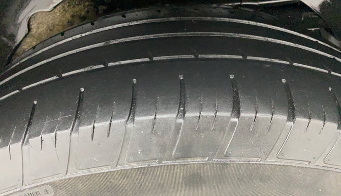 2015 Mahindra XUV500 W10, Diesel, Manual, 1,25,739 km, Left Rear Tyre Tread