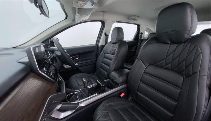 2021 Tata Harrier XT 2.0L Kryotec, Diesel, Manual, 4,015 km, Right Side Front Door Cabin