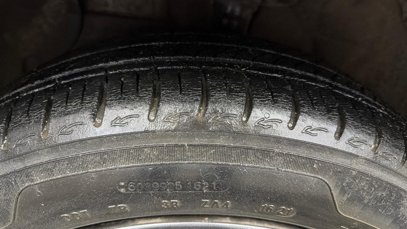 2021 Hyundai AURA S 1.2 AMT, Petrol, Automatic, 31,479 km, Left Front Tyre Tread