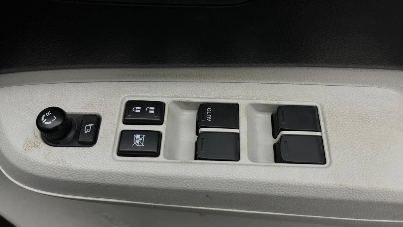 2023 Maruti IGNIS ZETA 1.2, Petrol, Manual, 22,871 km, Driver Side Door Panels Control