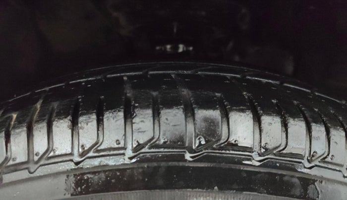 2018 Hyundai Elite i20 ASTA 1.2  CVT, Petrol, Automatic, 29,820 km, Right Front Tyre Tread