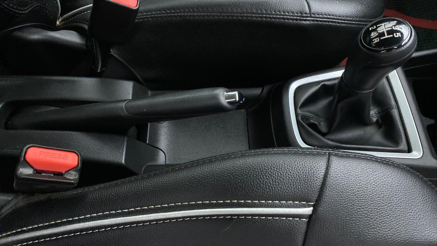 2020 Maruti Swift VXI, Petrol, Manual, 14,287 km, Gear Lever