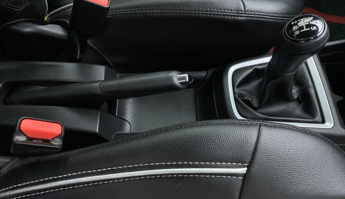 2020 Maruti Swift VXI, Petrol, Manual, 14,287 km, Gear Lever