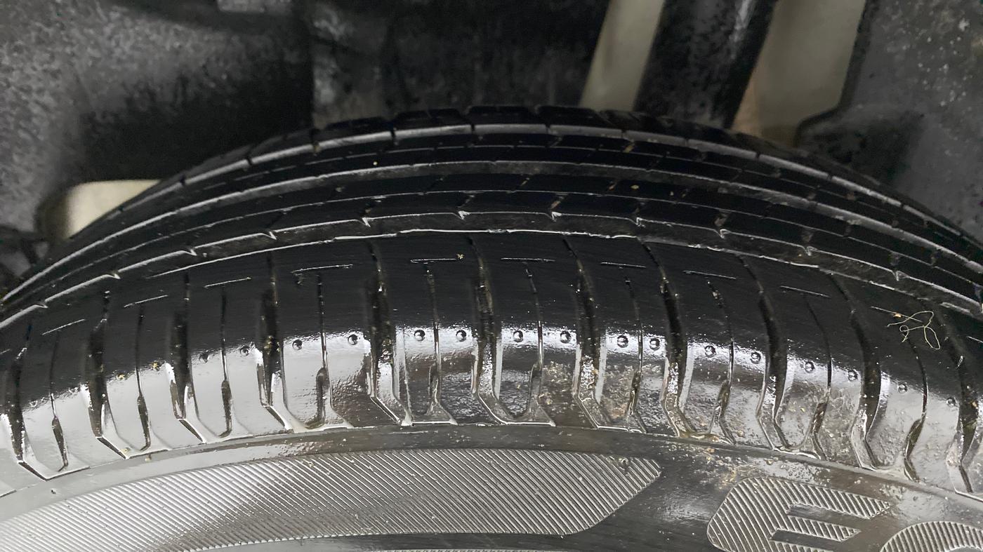 2020 Maruti Swift VXI, Petrol, Manual, 14,287 km, Left Rear Tyre Tread