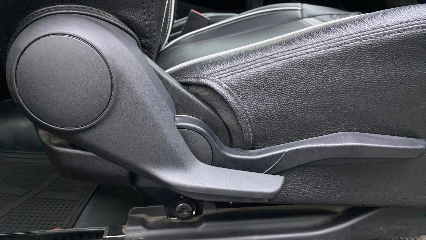 2020 Maruti Swift VXI, Petrol, Manual, 14,287 km, Driver Side Adjustment Panel