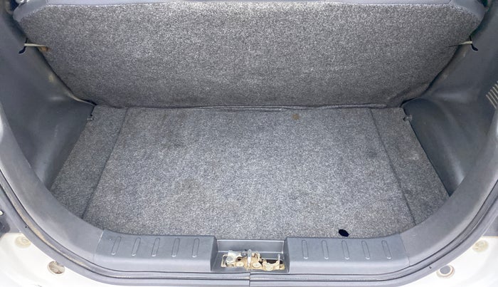 2017 Maruti Alto 800 LXI, Petrol, Manual, 8,798 km, Boot Inside