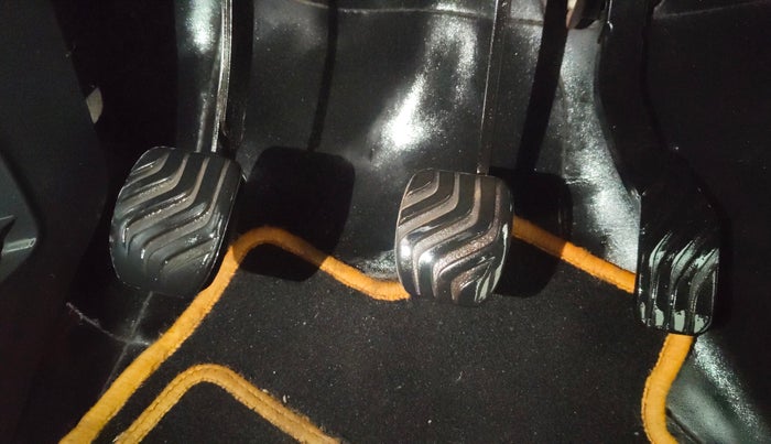 2016 Renault Kwid RXT 0.8, Petrol, Manual, 56,442 km, Pedals