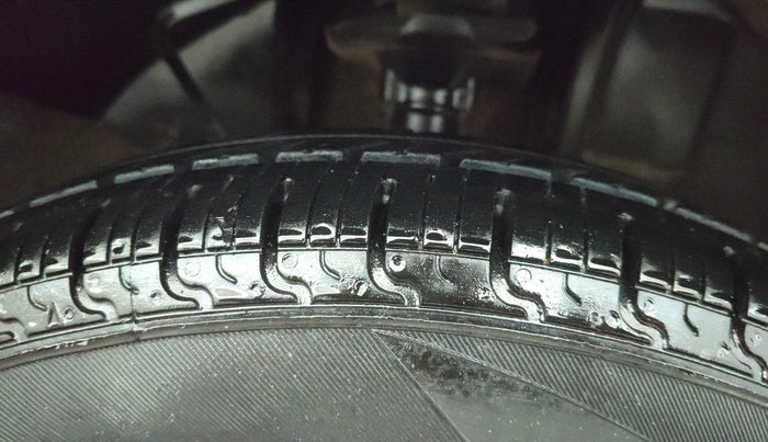 2016 Renault Kwid RXT 0.8, Petrol, Manual, 56,442 km, Right Front Tyre Tread