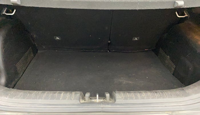 2023 Hyundai VENUE SX 1.2 KNIGHT EDITION, Petrol, Manual, 36,982 km, Boot Inside