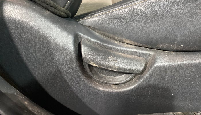 2016 Hyundai Grand i10 MAGNA 1.2 KAPPA VTVT, Petrol, Manual, 17,154 km, Driver Side Adjustment Panel