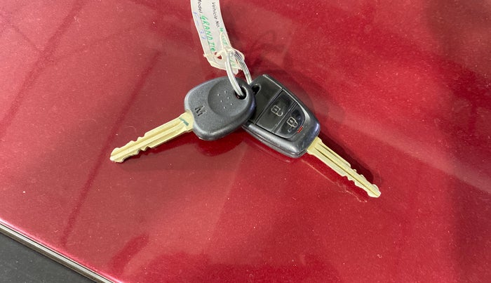 2016 Hyundai Grand i10 MAGNA 1.2 KAPPA VTVT, Petrol, Manual, 17,154 km, Key Close Up