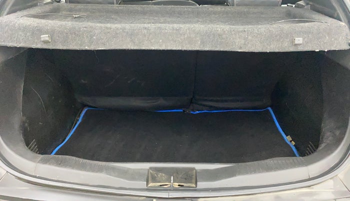 2021 Renault Kiger RXZ MT, Petrol, Manual, 66,697 km, Boot Inside