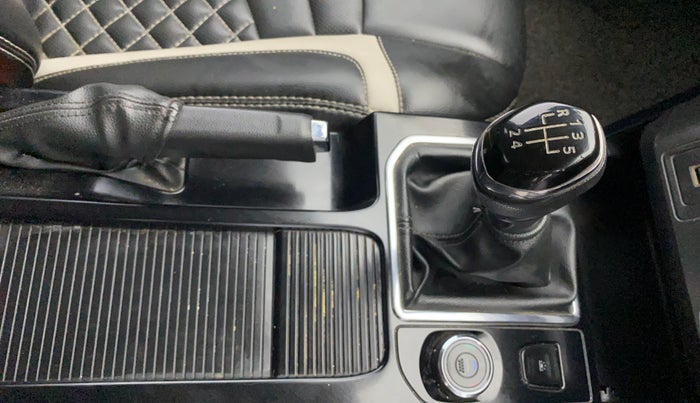 2021 Renault Kiger RXZ MT, Petrol, Manual, 66,697 km, Gear Lever