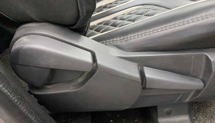 2021 Renault Kiger RXZ MT, Petrol, Manual, 66,697 km, Driver Side Adjustment Panel