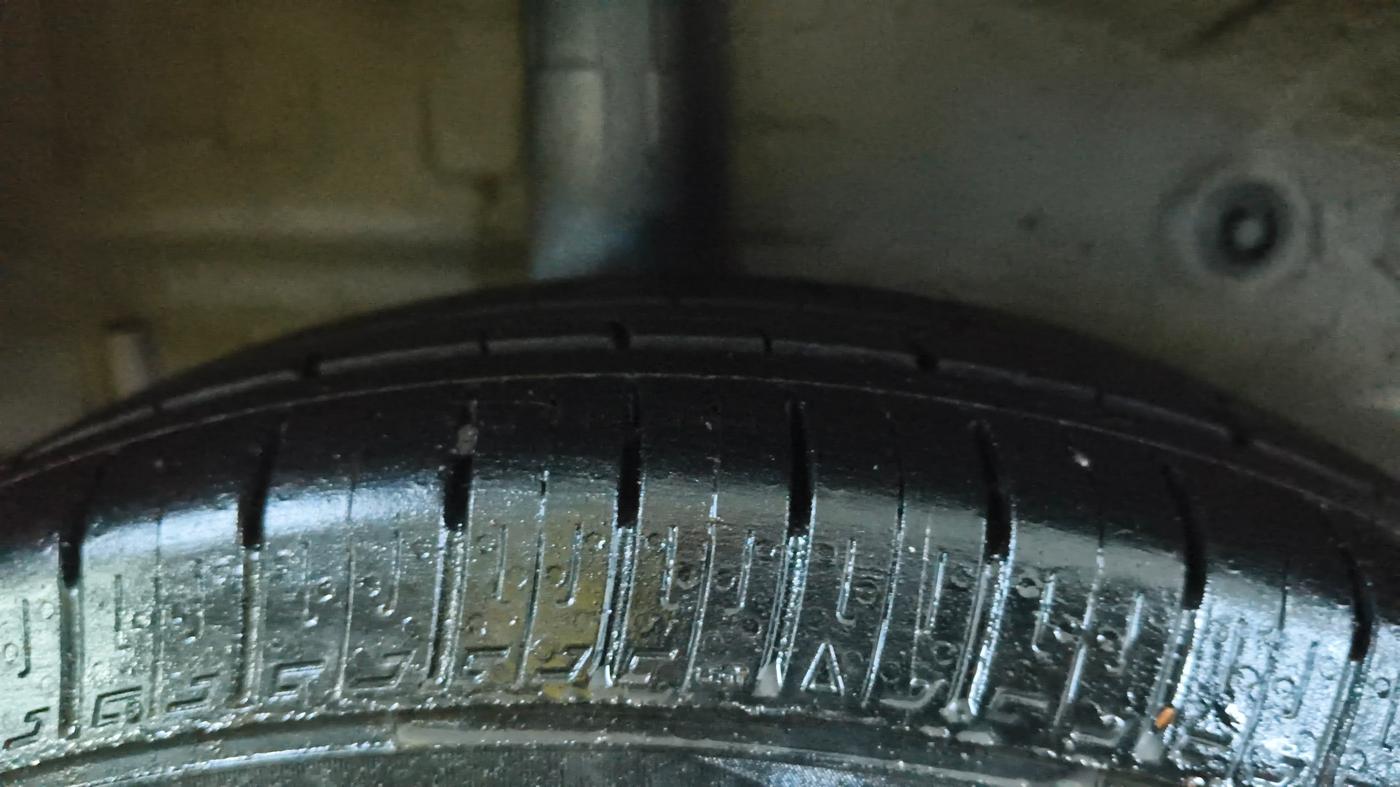 2015 Maruti Celerio VXI CNG, CNG, Manual, 1,29,816 km, Right Rear Tyre Tread