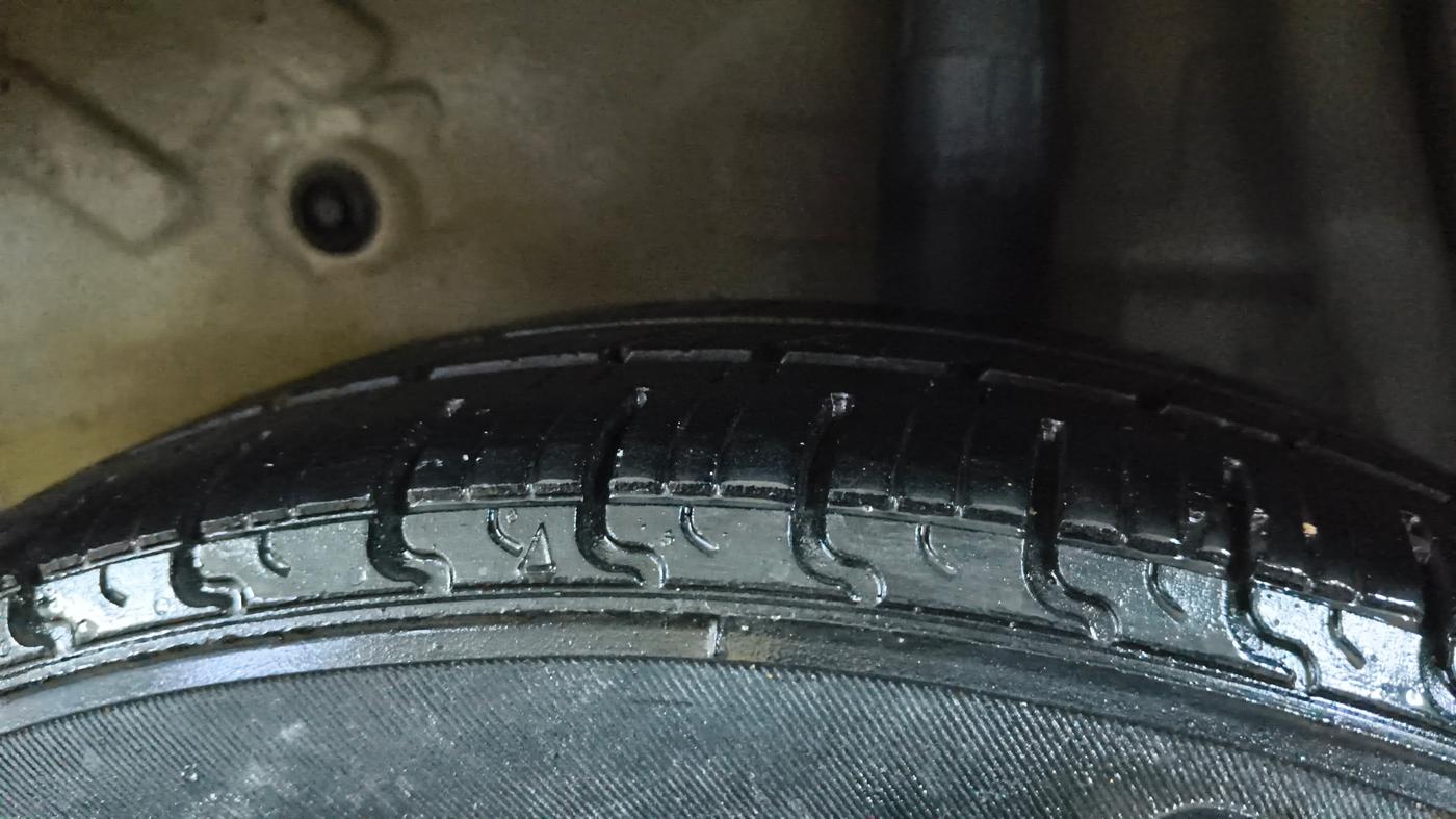 2015 Maruti Celerio VXI CNG, CNG, Manual, 1,29,816 km, Left Rear Tyre Tread
