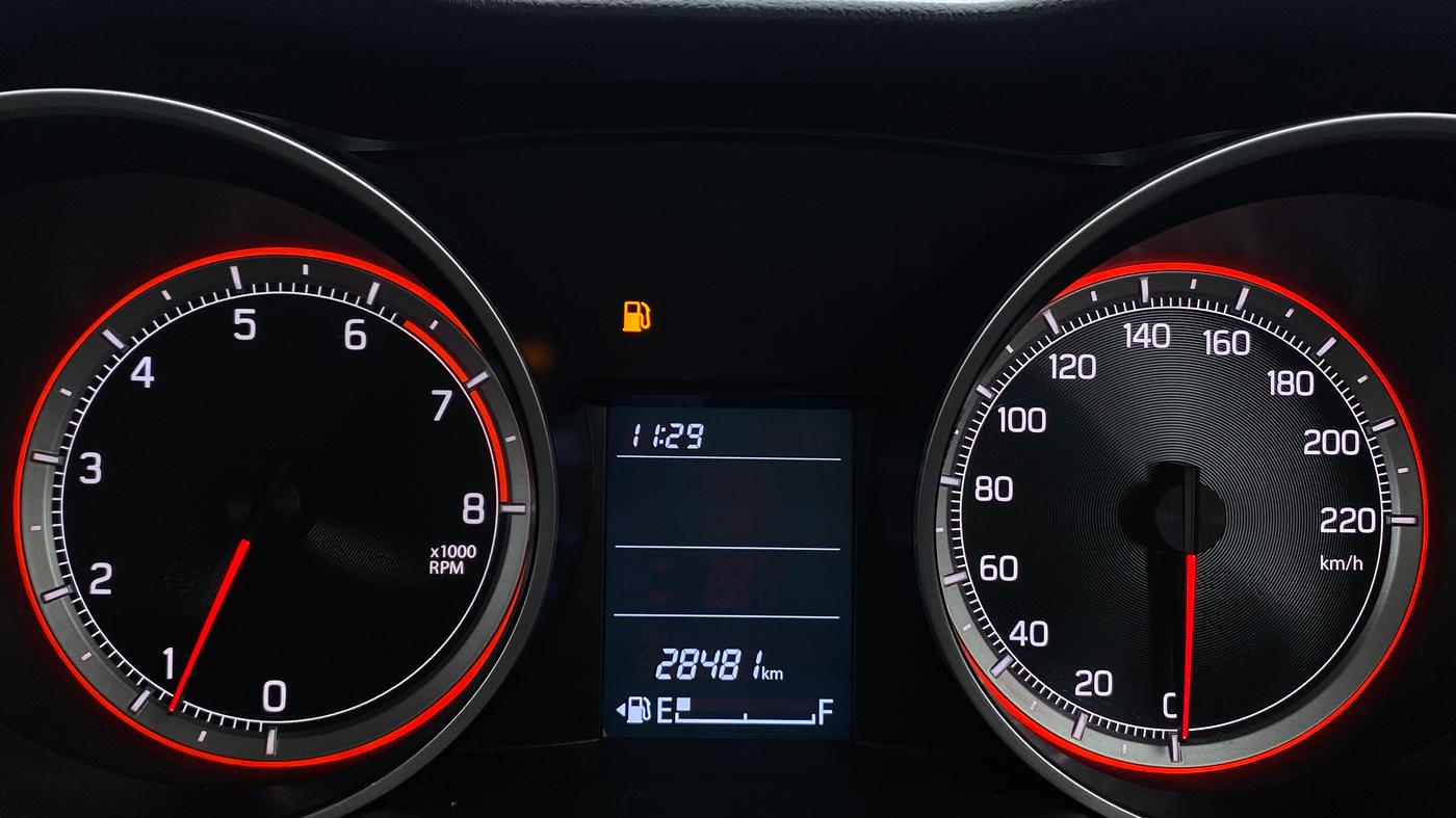 2019 Maruti Swift VXI D, Petrol, Manual, 28,615 km, Odometer Image