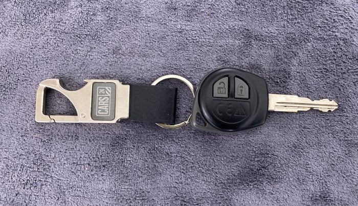 2019 Maruti Swift VXI D, Petrol, Manual, 28,615 km, Key Close Up