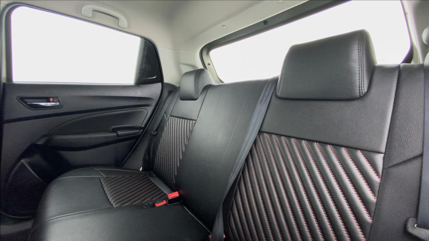 2019 Maruti Swift VXI D, Petrol, Manual, 28,615 km, Right Side Rear Door Cabin