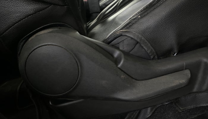 2022 Maruti Celerio VXI CNG, CNG, Manual, 76,794 km, Driver Side Adjustment Panel