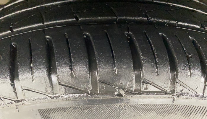 2020 Hyundai GRAND I10 NIOS SPORTZ 1.2 KAPPA VTVT, Petrol, Manual, 96,654 km, Left Front Tyre Tread