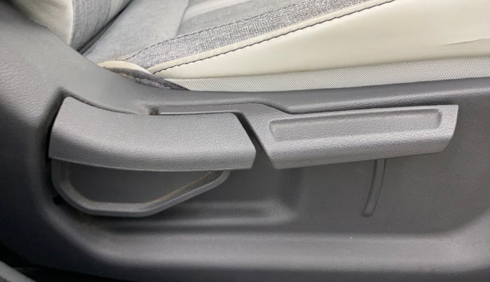 2020 Hyundai GRAND I10 NIOS SPORTZ 1.2 KAPPA VTVT, Petrol, Manual, 96,654 km, Driver Side Adjustment Panel