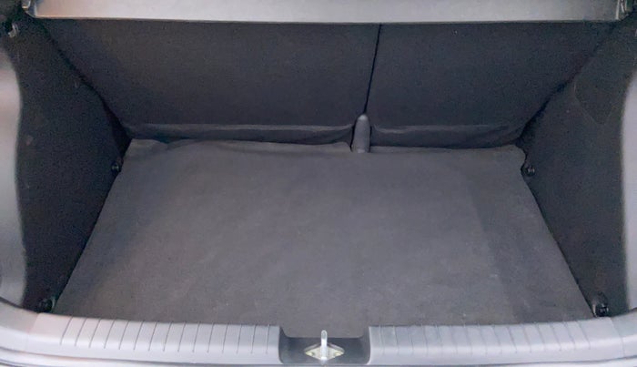 2017 Hyundai Elite i20 ASTA 1.2 (O), Petrol, Manual, 11,375 km, Boot Inside View