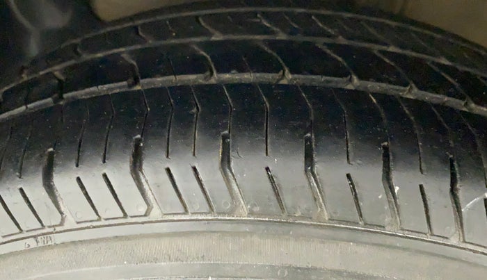 2018 Hyundai Elite i20 ASTA 1.2, Petrol, Manual, 81,844 km, Left Front Tyre Tread