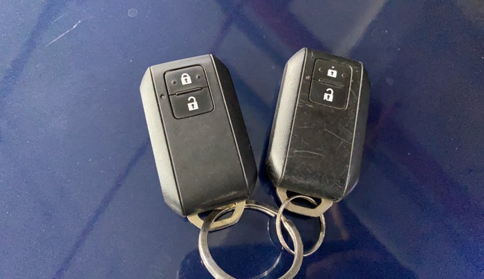 2020 Maruti Baleno ZETA PETROL 1.2, Petrol, Manual, 33,897 km, Key Close Up