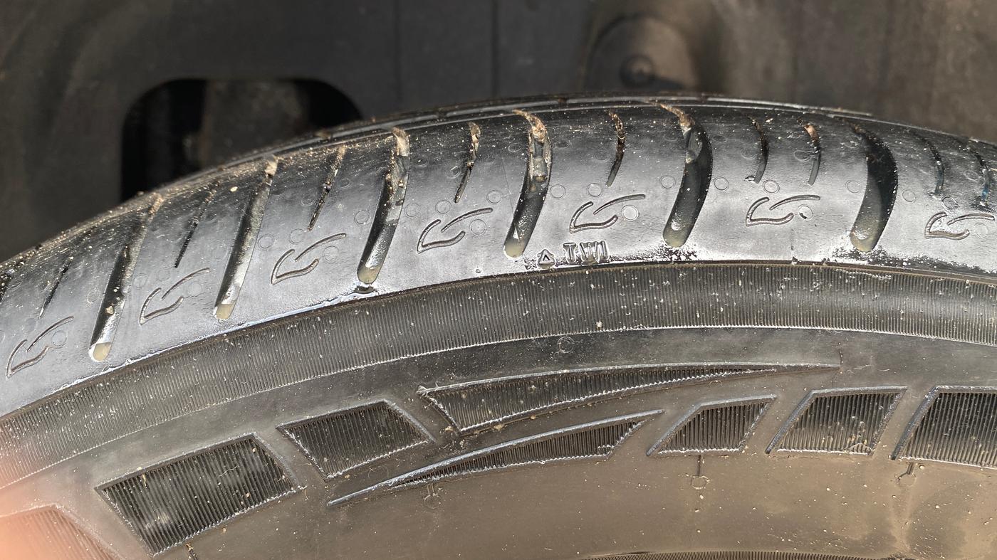 2019 Mahindra XUV300 W8 (O) 1.5 DIESEL, Diesel, Manual, 48,713 km, Left Rear Tyre Tread