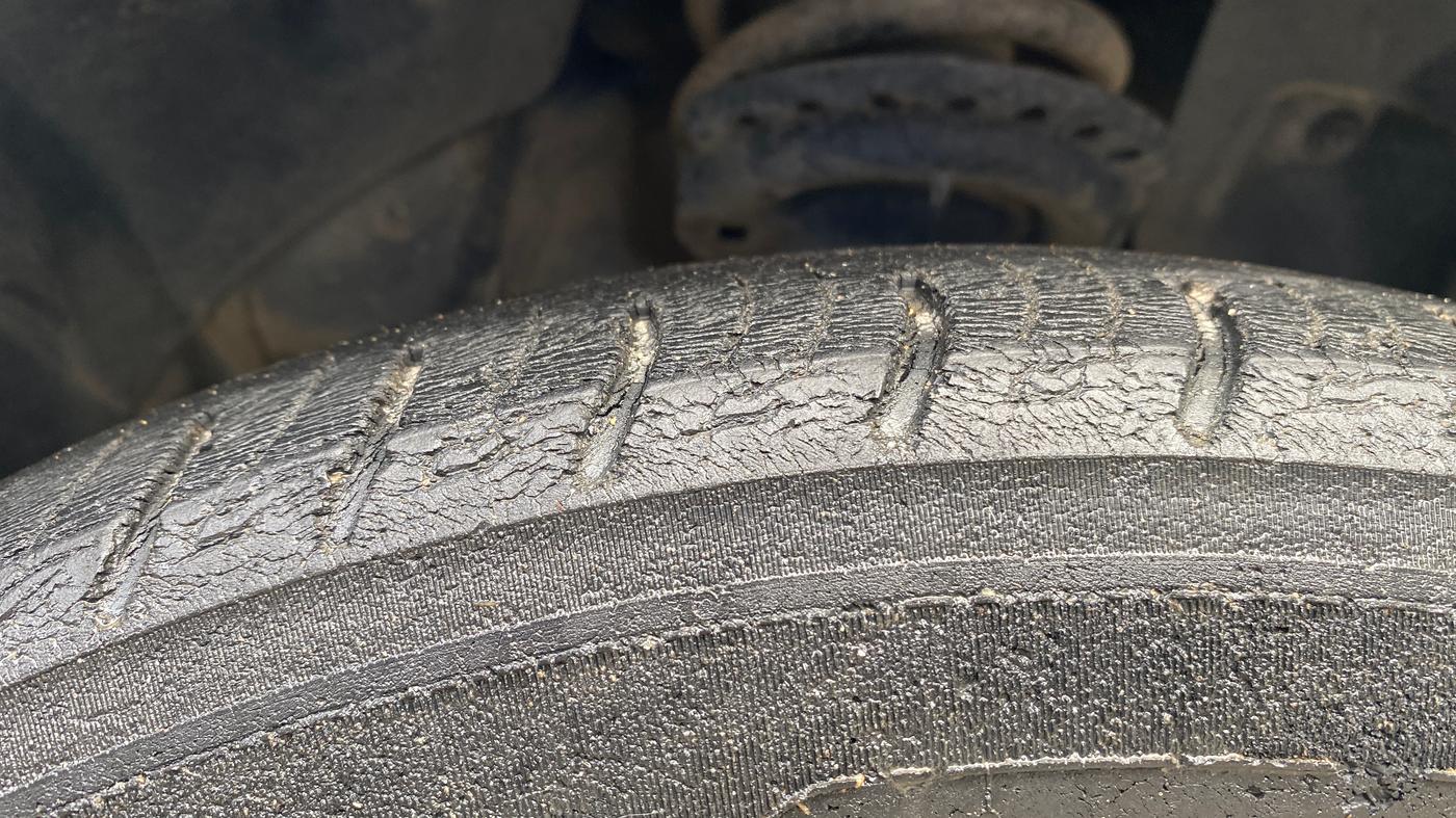 2019 Mahindra XUV300 W8 (O) 1.5 DIESEL, Diesel, Manual, 48,713 km, Left Front Tyre Tread