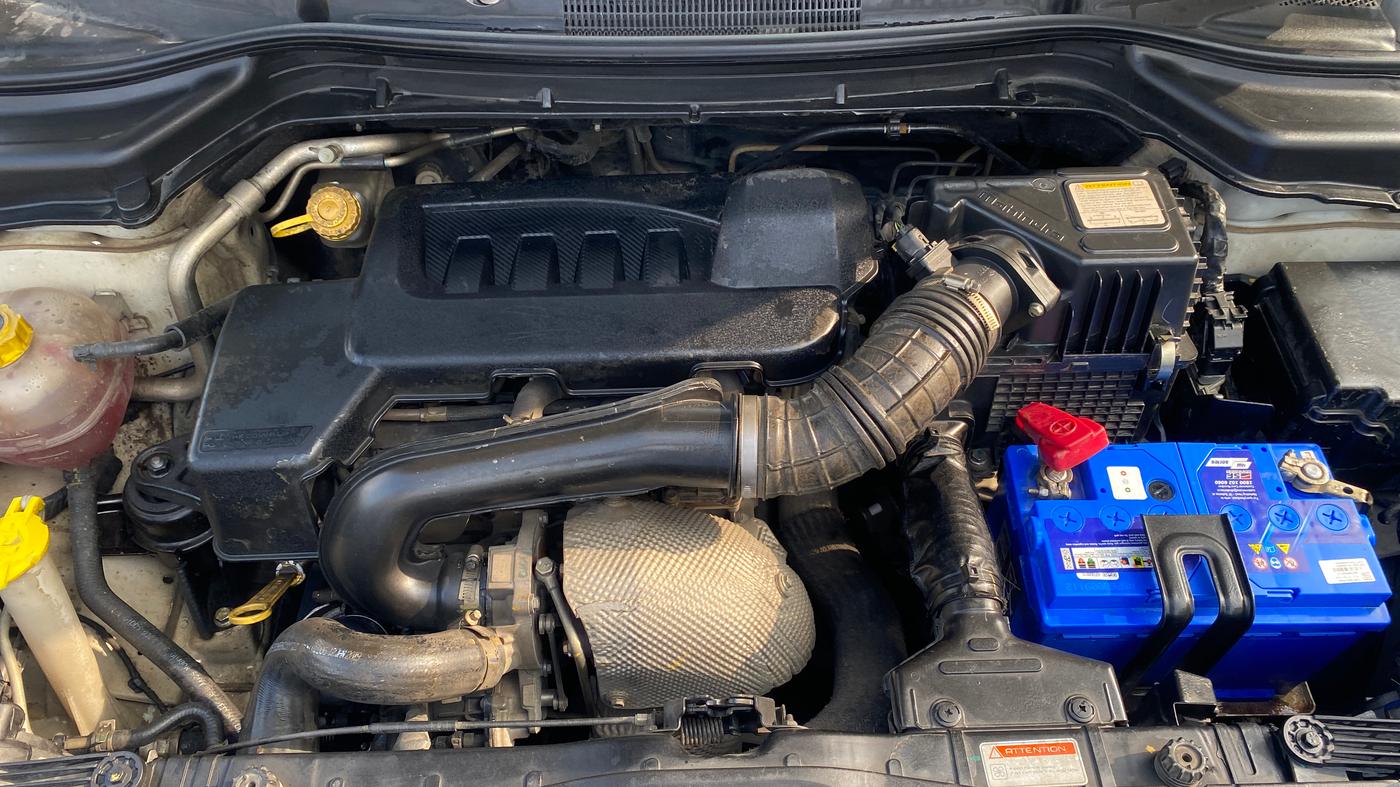 2019 Mahindra XUV300 W8 (O) 1.5 DIESEL, Diesel, Manual, 48,713 km, Engine View