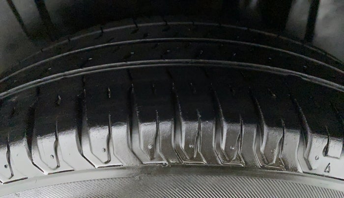 2020 Maruti XL6 ALPHA AT SHVS, Petrol, Automatic, 45,080 km, Left Rear Tyre Tread