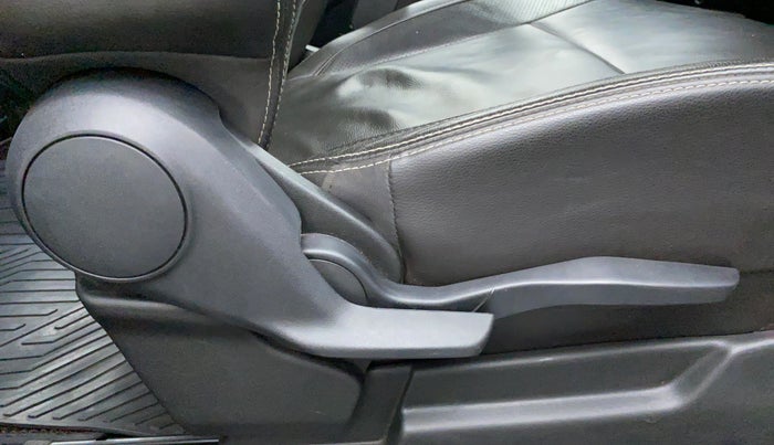 2020 Maruti XL6 ALPHA AT SHVS, Petrol, Automatic, 45,080 km, Driver Side Adjustment Panel