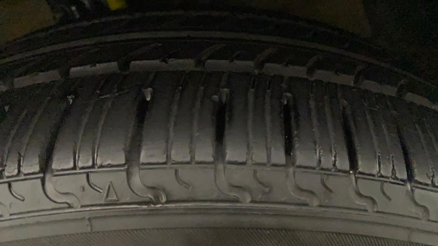 2016 Maruti Ertiga VDI SHVS, Diesel, Manual, 68,384 km, Left Front Tyre Tread