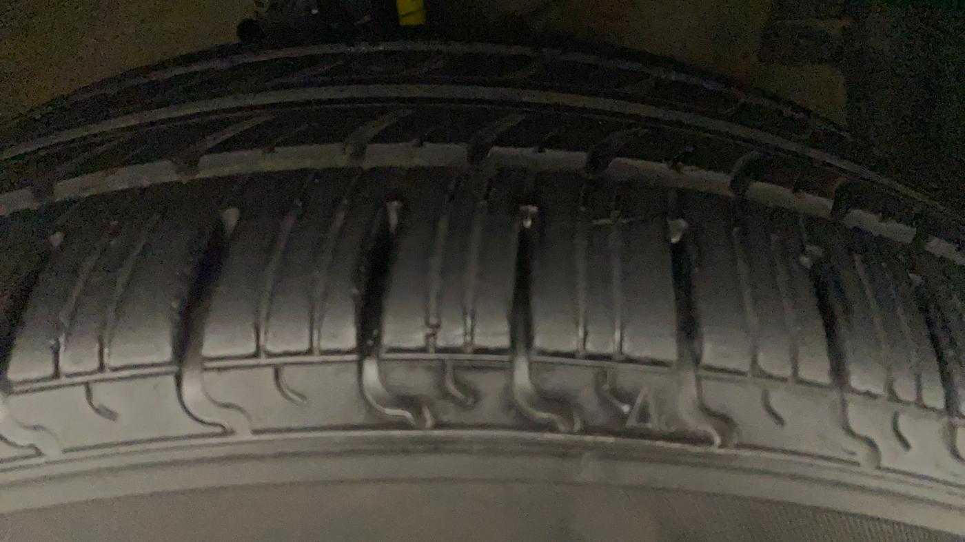 2016 Maruti Ertiga VDI SHVS, Diesel, Manual, 68,384 km, Left Rear Tyre Tread