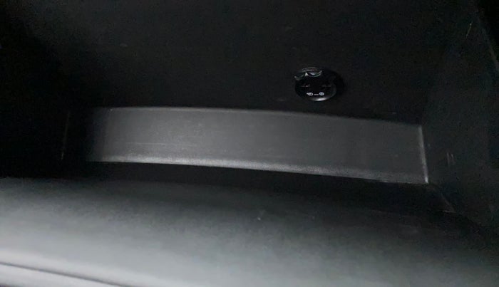 2022 Hyundai Creta SX 1.5 PETROL, Petrol, Manual, 8,971 km, Cooled Glove Box