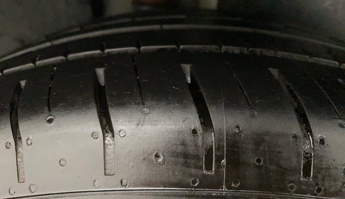 2022 Hyundai Creta SX 1.5 PETROL, Petrol, Manual, 8,971 km, Right Rear Tyre Tread